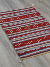 Load image into Gallery viewer, Montanitas Rojas