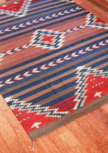 Load image into Gallery viewer, Crown King