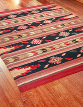 Load image into Gallery viewer, Candelas Negros